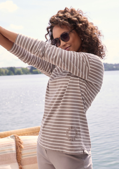 Bild: Langarmshirt von Elbsand: Longsleeve von Elbsand im entspannten Schnitt. Zeitloses Streifenmuster. Weiter Rundhalsausschnitt. Lässige Passform für bequeme Alltags-Looks. Angenehme Qualität.