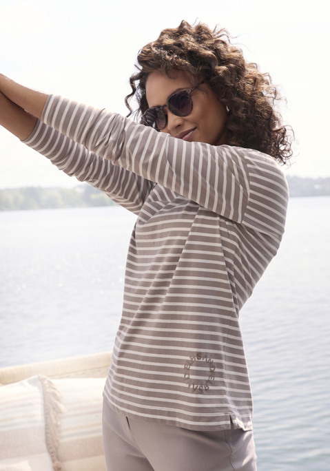 Bild: Langarmshirt von Elbsand: Longsleeve von Elbsand im entspannten Schnitt. Zeitloses Streifenmuster. Weiter Rundhalsausschnitt. Lässige Passform für bequeme Alltags-Looks. Angenehme Qualität.