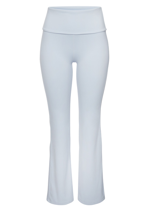 Bild: Schlaghose von Elbsand: Flared Leggings von Elbsand mit ausgestelltem Bein. Elbsand-Markenlogo am linken Beinsaum. Breiter Komfortbund für einen angenehmen Sitz. Ideal für Yoga, Pilates, Gymnastik und mehr. Sehr weiches, elastisches Material.
