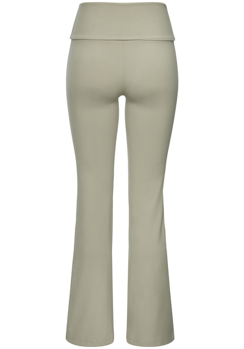 Bild: Schlaghose von Elbsand: Flared Leggings von Elbsand mit ausgestelltem Bein. Elbsand-Markenlogo am linken Beinsaum. Breiter Komfortbund für einen angenehmen Sitz. Ideal für Yoga, Pilates, Gymnastik und mehr. Sehr weiches, elastisches Material.