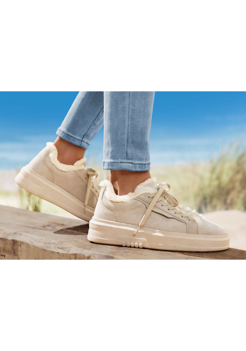 Bild: Sneaker von Elbsand: Obermaterial aus Ziegenleder. Futter und Decksohle aus Textil. Laufsohle aus Synthetik.