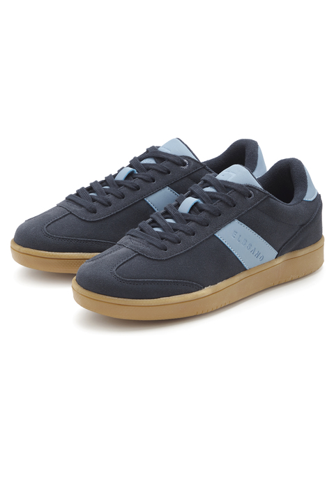 Bild: Sneaker von Elbsand: Komfortabler Sneaker von Elbsand im zweifarbigen Colourblocking-Design. Besonders bequem durch die leicht gepolsterte Fersenkappe. Sieht gut zu langen und kurzen Hosen für den Casual-Look aus. Ideal für Freizeit, Urlaub und Büro. Weiches, hochwertiges Leder.