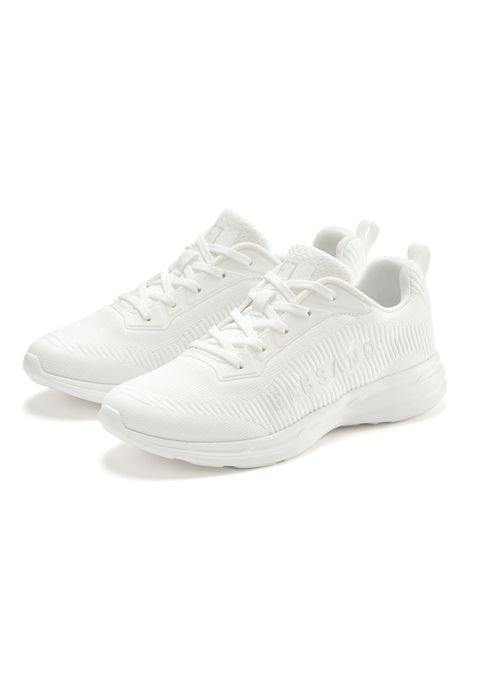 Bild: Sneaker von Elbsand: VEGAN. Obermaterial aus Textil und Lederimitat. Futter und Decksohle aus Textil. Laufsohle aus Synthetik.
