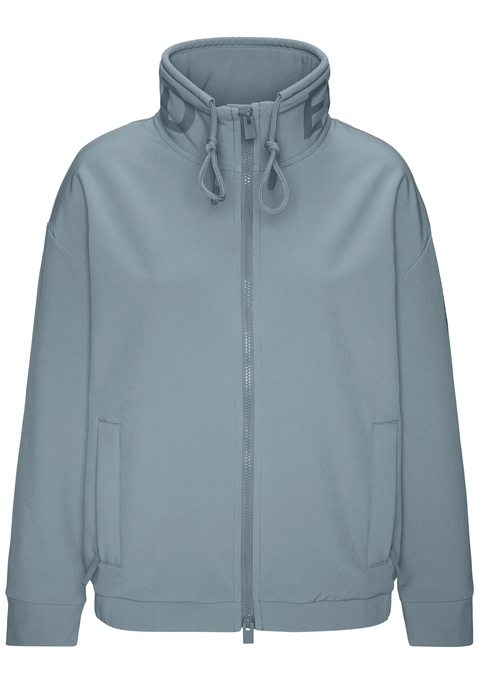 Bild: Softshelljacke von Elbsand: Kurzer Blouson von Elbsand. Hoher verstellbarer Kragen mit Rundum-Logodruck. Seitliche Reißverschlusstaschen. Optimal für den Übergang und schlechteres Wetter. Wasserabweisendes, winddichtes Material.