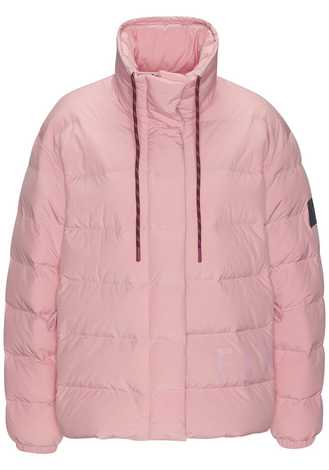 Bild: Steppjacke von Elbsand: Leichte Steppjacke von Elbsand. Hoher Stehkragen mit Kordelzug zum individuellen Verstellen der Weite. Verdeckter Reißverschluss und Knopfleiste. Tonaler Logodruck seitlich und Label auf dem linken Arm. Praktische Reißverschlusstaschen. Ein schöner Alltagsbegleiter. Trageangenehmes Material.