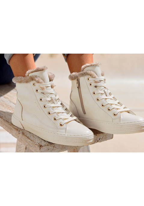 Bild: Stiefelette von Elbsand: Stiefelette VEGAN von ELBSAND. Obermaterial aus Lederimitat und Textil. Futter und Decksohle aus Textil. Laufsohle aus Synthetik.