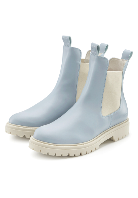 Bild: Stiefelette von Elbsand: Stiefelette von Elbsand. Aus hochwertigem Leder. Klassische Chelsea-Form mit seitlichem Stretch-Einsatz. Bequem und komfortabel. Vielseitig kombinierbar zu Jeans, Kleidern oder Röcken.