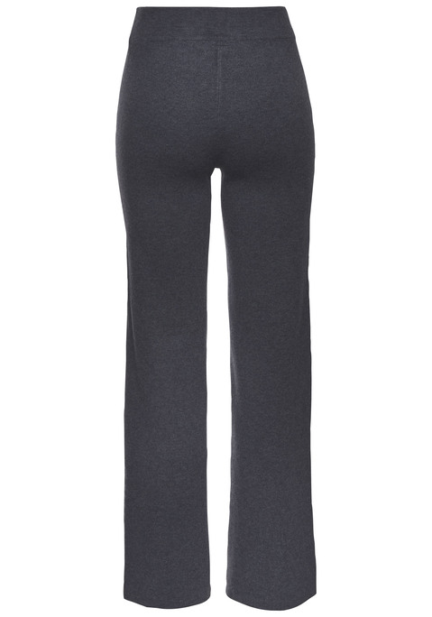 Bild: Strickhose von Elbsand: Weiche Strickhose von Elbsand. Mit eingestricktem Markenschriftzug entlang des linken Hosenbeins. Komfortabler Taillenbund mit Gummizug. Lockere Passform. Angenehm zu tragende Strickware mit hohem Viskose-Anteil.