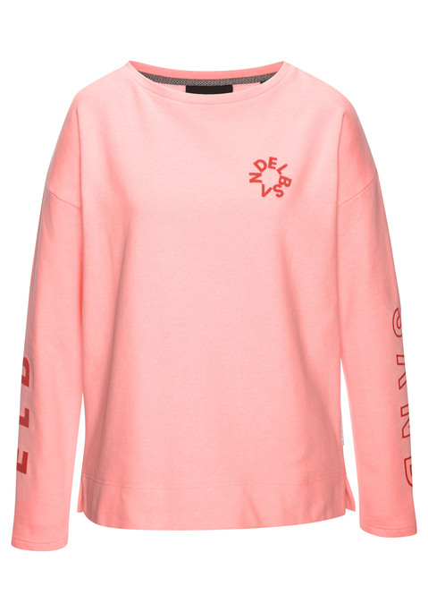 Bild: Sweatshirt von Elbsand: Gemütliches Sweatshirt von Elbsand. Markenlogo verteilt über beide Ärmel und zusätzlich auf der Brust. Lockere Passform inklusive überschnittener Ärmel. Kleine, seitliche Schlitze für Bewegungsfreiheit. Für Freizeit und Sport. Weicher Baumwollmix. Rückenlänge ca. 60 cm.