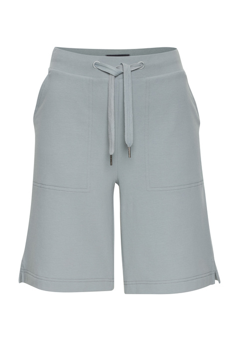 Bild: Sweatshorts von Elbsand: Lässige Sweatshorts von Elbsand in relaxter Bermudalänge. Breiter, elastischer Bund mit Tunnelzug für einen angenehmen Sitz. Saum mit seitlichem Schlitz als schönes Detail. Mit Eingriff- und Gesäßtaschen. Weiche Sweatqualität aus Baumwolle.