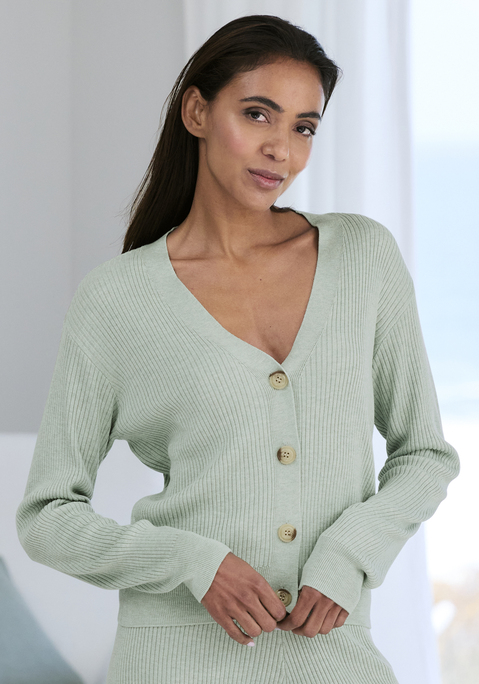 Bild: Cardigan von French Connection: Lounge-Cardigan von French Connection aus weichem Rippstrick. Durchgehende Knopfleiste mit Knöpfen mit Logoprägung als schönem Detail. Lange Ärmel mit überschnittenen Schultern schaffen eine entspannte Silhouette. Hochwertige und softe Qualität aus einer Viskosemischung.