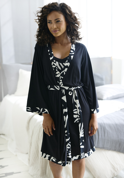 Bild: Kimono von French Connection: Bequemer Kimono von French Connection mit modischem Reverskragen. Kontrastierende Blende am Hals. Kurze, legere Passform. Abnehmbarer Bindegürtel. Single-Jersey-Qualität aus reiner Viskose.