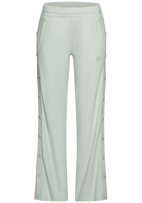 Bild: Loungepants von French Connection: Bequeme Loungehose von French Connection mit elastischem Bund. Reißverschlusstaschen zum Verstauen von Kleinigkeiten. Druckknöpfe seitlich an den Beinen. Für Freizeit und Sport. Weiches, fließendes Material.