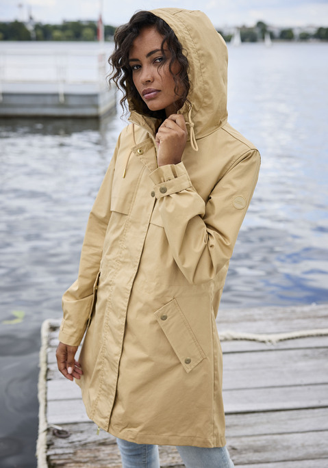 Bild: Outdoorjacke von French Connection: Kurzmantel von French Connection. Tunnelzugkapuze mit hoch geschlossener Front. Zipper-Taschen mit Druckknopfpatten. Durchgehender Reißverschluss mit Blende. Regulierbare Ärmelsäume. Gerade Passform mit Tunnelzug auf Taillenhöhe. Solider Webstoff aus 100% Baumwolle, Futter: 85% Polyester, 15% Baumwolle