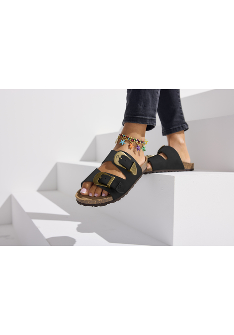 Bild: Pantolette von French Connection: Trendige Pantolette von French Connection mit tollen Western-Schnallen als Hingucker. Sehr komfortables Korkfußbett. Am besten zu Jeans oder Shorts tragen, sieht aber auch gut zu Kleidern und Röcken aus. Super für Alltag und Urlaub. Aus hochwertigem Leder gefertigt.