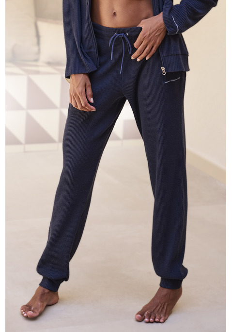 Bild: Relaxhose von French Connection: Legere Hose von French Connection mit weitem Bein, elastischem Bündchen und Kordelzug für individuelle Passform und Komfort. Seitliche Eingrifftaschen und dezentes Logo-Label. Für Freizeit und Sport. Weiches Material.