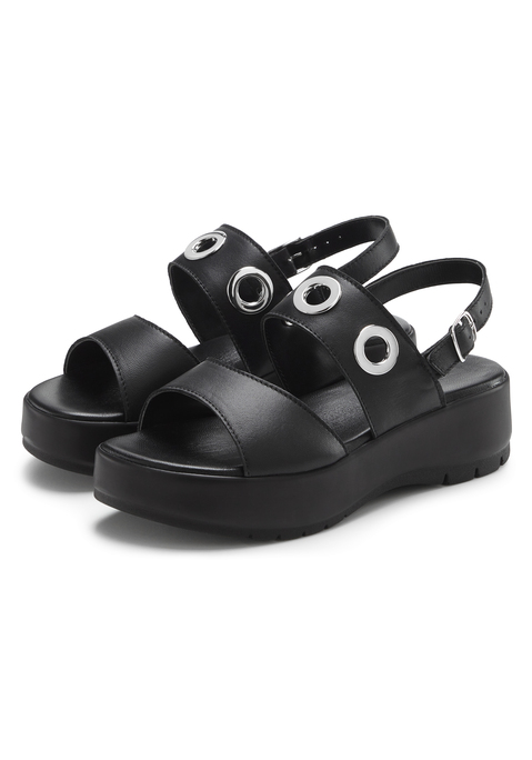 Bild: Sandalette von French Connection: Bequeme Sandalette von French Connection mit glänzenden Details. Verstellbare Riemen für hohen Tragekomfort. Komfortable Absatzhöhe von 5 cm. Passt gut zu Kleidern, Röcken oder Shorts. Für die Freizeit. Hochwertiges Leder.