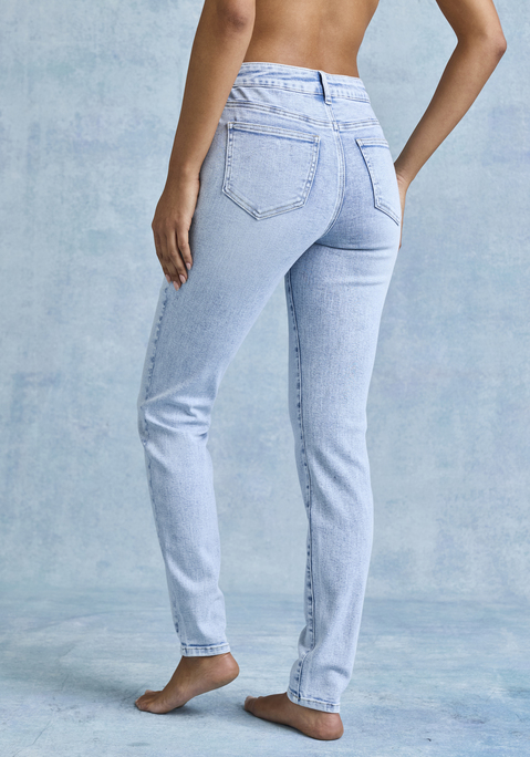 Bild: Skinny-fit-Jeans von French Connection: Macht eine tolle Figur: Skinny-fit-Jeans von French Connection mit normaler Leibhöhe. Klassischer 5-Pocket-Style. Gürtelschlaufen. Toll zu kombinieren für die Freizeit. Optimale Bewegungsfreiheit durch elastisches Material.