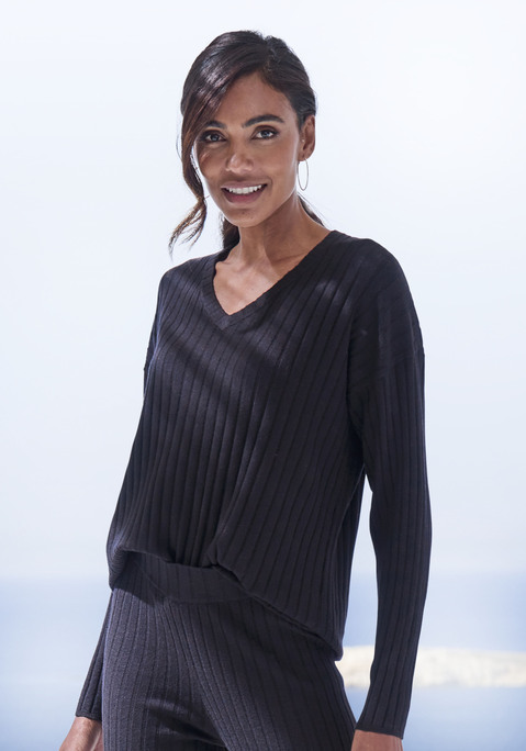 Bild: Strickpullover von French Connection: Bequemer Oversized-Strickpullover von French Connection mit V-Ausschnitt. Lange Ärmel, lockere Passform. Für gemütliche Tage und lässige Looks. Hochwertiges Material.