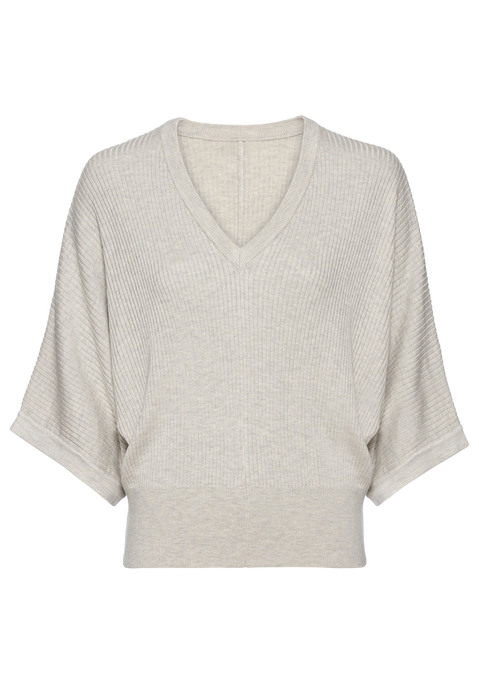 Bild: Strickshirt von French Connection: Geripptes Strickshirt von French Connection. Mit V-Ausschnitt. Weite Fledermausärmel. Elastischer Taillenbund. Weiche, fließende Qualität mit Viskose aus verbesserter Rohstoffbeschaffung.