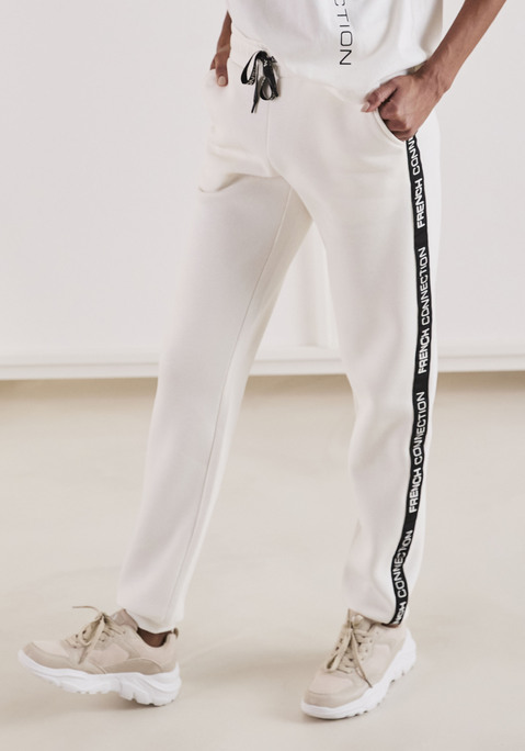 Bild: Sweathose von French Connection: Sweatpants von French Connection. Logotape seitlich. Elastischer Tunnelzugbund und gerippte Bündchen. Weiche Qualität.