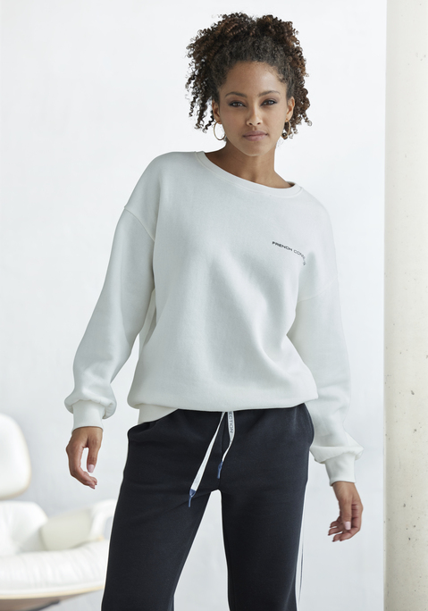 Bild: Sweatshirt von French Connection: Sweatshirt von French Connection mit Logo-Print. Mit überschnittener Schulterpartie und Rippbündchen. Lässige Passform. In weicher Qualität.