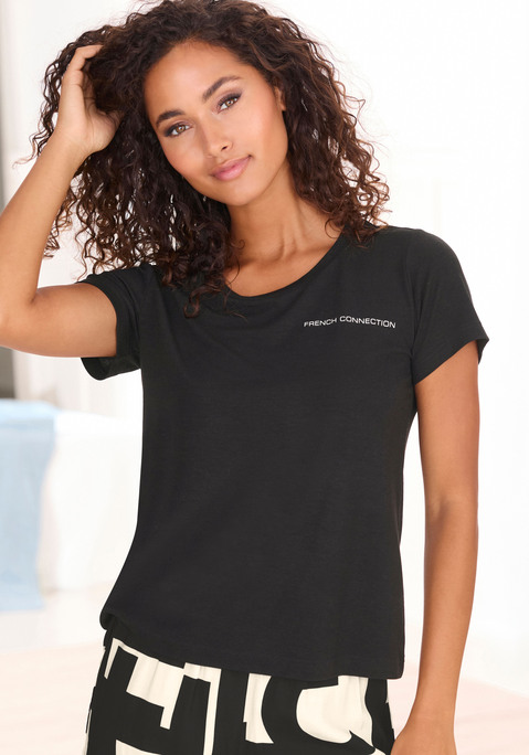 Bild: T-Shirt von French Connection: Unifarbenes Schlafshirt von French Connection. Kleiner Logoprint auf der Brust. Rundhalsausschnitt. Kurze Ärmel. Weiche Single Jersey Ware aus Viskosemischung.