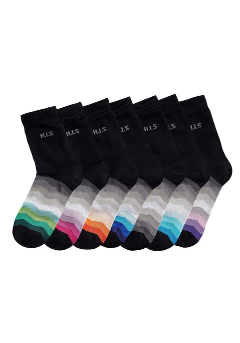 Bild: Basicsocken von H.I.S: Schöne Strümpfe für Sie. Schwarzer Schaft mit kleinem eingearbeitetem Logo. Die Sockenpaare lassen sich auch nach dem Waschen kinderleicht wieder zusammenfinden, da die Socken im Fuß-Bereich farblich voneinander abgesezt sind. Die Bunten Sockenspitzen verschwinden vollständig im Schuh, sodass nur der schwarze Schaft sichtbar ist. Aus 75% Baumwolle, 22% Polyamid, 3% Elasthan.