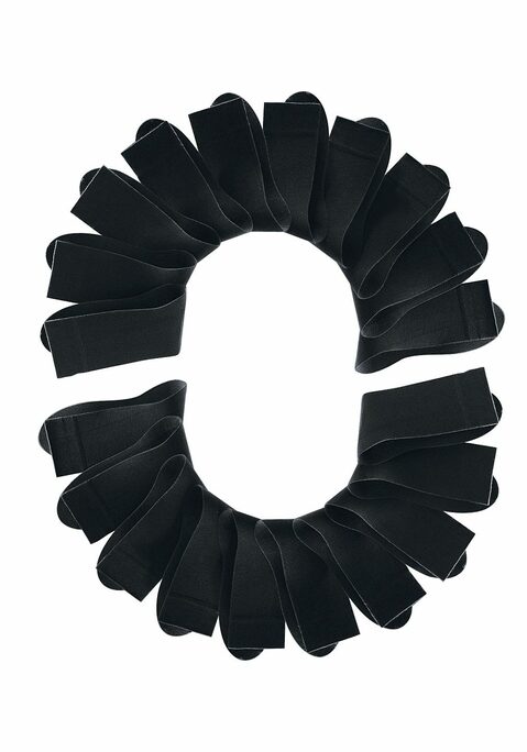 Bild: Businesssocken von H.I.S: Diese Big-Box ist ein Geschenk! Mit 20 Paar Socken von Cotton Republic ist das persönliche Sockensortiment perfekt. Und dank der praktischen wie dekorativen Sockenbox ist der 20er-Pack Socken auch ein ideales Mitbringsel. Die hochwertige und pflegeleichte Markenqualität aus elastischer Baumwollmischung ist für den täglichen Gebrauch bestens geeignet. Spitze und Ferse sind für besondere Langlebigkeit verstärkt und das gleichmäßige Maschenbild überzeugt auch nach vielen Wäschen. Mit dem 20er-Pack Socken in der schönen Big-Box von Cotton Republic hat man für Business und Freizeit immer den passenden Begleiter parat.