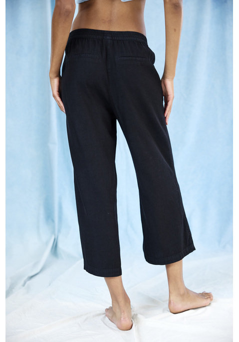 Bild: Culotte von H.I.S: Unifarbene Culotte von H.I.S in modischer Denim-Optik. Legere Schlupfhosenform. Weites Bein. Für die Freizeit, gut kombinierbar. Weiche. leichte Qualität mit Baumwollanteil.