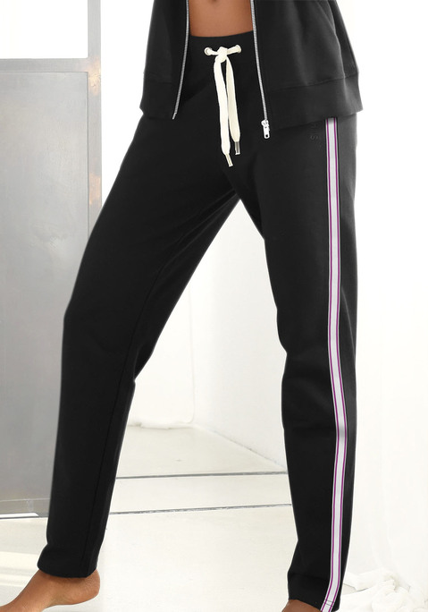 Bild: Homewearhose von H.I.S: H.I.S Relaxhose mit Streifentape, elastischen Ripp-Bund mit Kordelzug und seitlichen Eingrifftaschen. Aus 77% Baumwolle, 20% Polyester, 3% Elasthan.