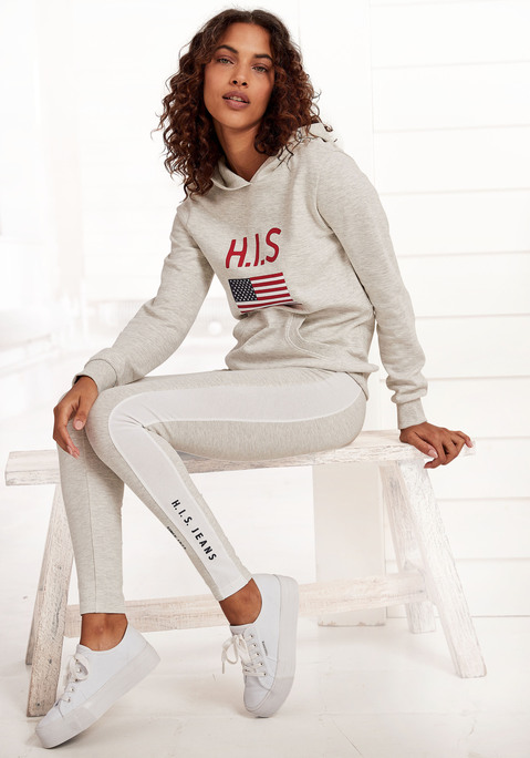 Bild: Kapuzensweatshirt von H.I.S: Bequemes Kapuzensweatshirt von H.I.S. Mit großem Logoprint vorn. Kängurutasche. Weiche, elastische Rippbündchen. Super zu Jeans, Leggings und Jogginghosen. Trageangenehme Sweatware.