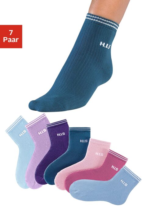 Bild: Kurzsocken von H.I.S: Sportliche Kurzsocken im Multipack von H.I.S. Hochwertige Rippenware mit geringeltem Bündchen. Die sportive Kurzform endet oberhalb des Knöchels und passt sich dank der hochwertigen Rippqualität optimale dem Fuß an. Ein hoher Baumwollanteil macht die Sportsocke saugfähig und pflegeleicht. Das softe Rippen-Frottee und die verstärkten Belastungszonen vermeiden Druckstellen und sorgen für angenehmen Tragekomfort. Mit eingestricktem Logo unter dem Bündchen. Erhältlich Schwarz uni, Weiß uni oder verschiedenen schönen Farbsortimenten. Aus 80% Baumwolle, 20% Polyamid.