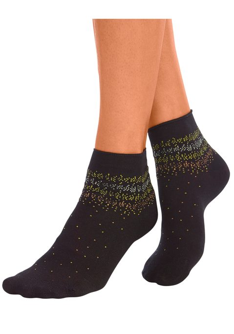 Bild: Kurzsocken von H.I.S: Moderne Damen-Kurzsocken im 7er-Pack von H.I.S. Weiche Bündchen verhindern ein Einschneiden und sorgen für ein besonders angenehmes Tragegefühl. Durch das witzige Pünktchen-Muster in unterschiedlichen Farben lassen sich die Socken optimal zu jedem Outfit kombinieren. Praktischer Nebeneffekt: Die verschiedenen Farben ermöglichen auch nach dem Waschen ein einfaches Zuordnen der jeweiligen Sockenpaare. Die Kurzsocken enden auf Knöchelhöhe und sind somit ideal für Sportschuhe und Sneaker geeignet. Aus 76% Baumwolle, 22% Polyamid, 2% Elasthan.