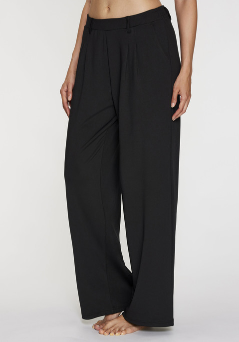 Bild: Palazzohose von H.I.S: Stylische Palazzohose von H.I.S. Hohe Taille, für Halt und Komfort. Weites Bein für einen zeitlosen Look. Mit Gürtelschlaufen und kleinen Falten. Weich fließendes Material.