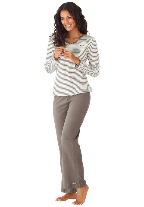 Bild: Pyjama von H.I.S: Langarmshirt im trendigen Streifenlook mit V-Ausschnitt und kleiner Zierschleife. Lange Hose unifarben. Weicher Single-Jersey.  100% Baumwolle