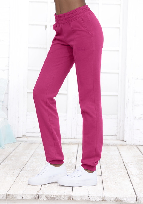 Bild: Relaxhose von H.I.S: Klassische, körpernahe Relaxhose von H.I.S. Breiter, elastischer Gummizugbund. Seitliche Eingrifftaschen. Markenstickerei und Teilungsnähte vorn. Baumwollmix-Qualität mit weich angerauter Innenseite aus 50% Baumwolle, 50% Viskose.