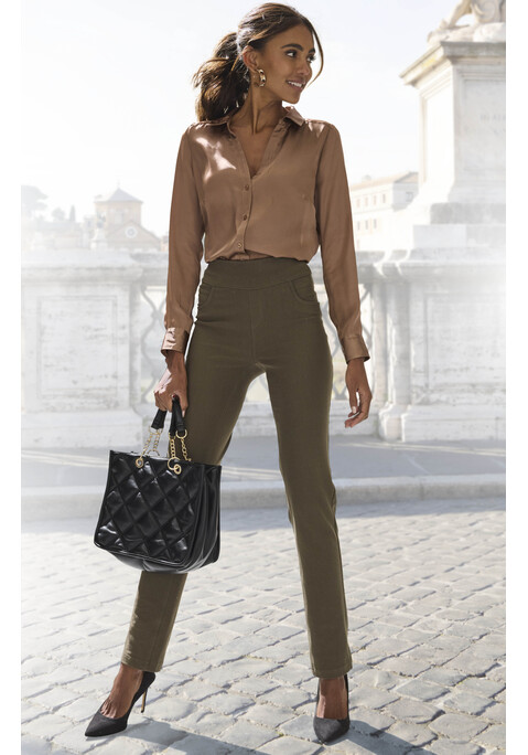 Bild: Schlupfhose von H.I.S: Bequeme unifarbene Schlupfhose von H.I.S in Jeansoptik. 5-Pocket-Look mit Gesäßtaschen am schmalen Bund. Vielseitig kombinierbar zu verschiedenen Oberteilen. Körpernaher, komfortabler Sitz wie eine Leggings. Elastische Qualität.