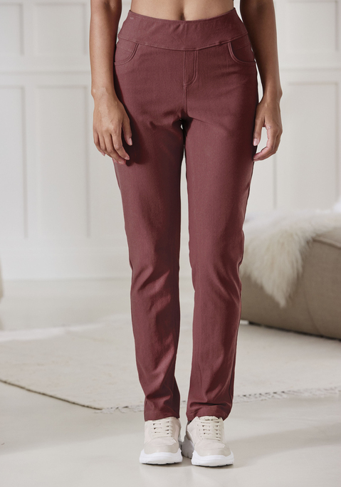 Bild: Schlupfhose von H.I.S: Bequeme unifarbene Schlupfhose von H.I.S in Jeansoptik. 5-Pocket-Look mit Gesäßtaschen am schmalen Bund. Vielseitig kombinierbar zu verschiedenen Oberteilen. Körpernaher, komfortabler Sitz wie eine Leggings. Elastische Qualität.