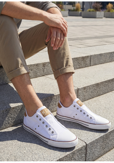 Bild: Sneaker von H.I.S: Sneaker von H.I.S. Vegan. Komplett aus Textil gefertigt mit synthetischer Laufsohle. Dezenter Used-Look. Bequeme Passform durch weiches Material.