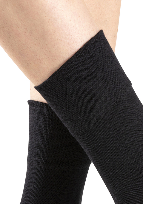 Bild: Socken von H.I.S: Dir Socken von H.I.S sind nicht nur was für Diabetiker. Das extrabreite, venenfreundliche Softbündchen schnürt nicht ein und kann somit die Durchblutung fördern. Diesen Allrounder muss man einfach haben. Aus 84% Baumwolle, 14% Polyamid und 2%Elasthan