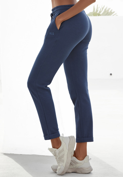 Bild: Sweathose von H.I.S: Bequeme Schlupfhose von H.I.S. Mit Logostickerei und Aufschlagsaum. Elastischer Bund mit Tunnelzug. Seitliche Taschen. Perfektes Homewear-Basic. Aus weichem Material.
