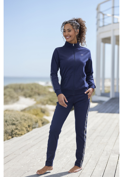Bild: Sweathose von H.I.S: Bequeme Relaxhose von H.I.S mit modischem, seitlichem Streifendesign. Elastischer Bund mit Tunnelzug sowie elastische Bündchen am Saum. Mit seitlichen Eingrifftaschen. Ideal als Loungewear. Weiche, elastische Interlock-Qualität aus einer Baumwollmischung.