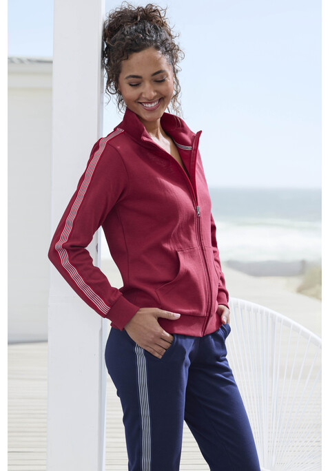 Bild: Sweatjacke von H.I.S: Bequeme Sweatjacke von H.I.S mit sportlichem Stehkragen und Streifentape auf den Ärmeln. Breite, weiche Rippbündchen. Ideal als Loungewear. Weiche, elastische Interlock-Qualität aus einer Baumwollmischung.