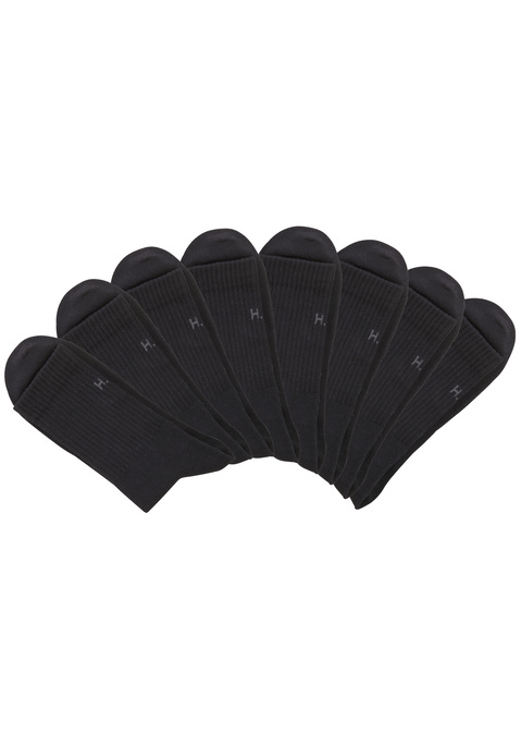 Bild: Tennissocken von H.I.S: <h3>Sportlich und stylisch: die perfekten Tennissocken von <strong>H.I.S</strong></h3>
<p>
Die Basic-Tennissocken von <strong>H.I.S</strong> im 8er-Pack vereinen sportliche Funktionalität mit modischem Design. Sie überzeugen durch ihre schlichte, unifarbene Optik und sind sowohl im Alltag als auch beim Sport ein echter Blickfang. Der innovative Verzicht auf Fußfrottee sorgt für ein leichtes Tragegefühl, während der verstärkte Zehen- und Fersenbereich zusätzlichen Komfort und Langlebigkeit garantiert.
</p>

<h4>Artikelmerkmale und Mehrwerte</h4>
<p>
Die elastische Passform dieser Strümpfe gewährleistet einen optimalen Sitz, der ein Verrutschen während sportlicher Aktivitäten verhindert. Die hochwertige Baumwollmischung sorgt für Atmungsaktivität und ein angenehmes Tragegefühl, während die Pflegeleichtigkeit durch Maschinenwäsche überzeugt. Die Socken sind die ideale Wahl für sportliche Einsätze oder entspannte Tage zu Hause.
</p>

<h4>Outfit-Tipps und Trageanlässe</h4>
<p>
Die Tennissocken lassen sich hervorragend mit Sneakern kombinieren, was sie zur perfekten Ergänzung für ein lässiges Streetwear-Outfit macht. Sie eignen sich nicht nur für Tennis, sondern auch für Laufen, Fitness und andere sportliche Aktivitäten. Für einen entspannten Look können sie zu Shorts oder einer bequemen Jogginghose getragen werden. Auch in Kombination mit sportlichen Accessoires wie einem Sweatband oder einer Sporttasche kommen sie bestens zur Geltung.
</p>

<p>Die Tennissocken von <strong>H.I.S</strong> sind der ideale Begleiter für jeden aktiven Lebensstil!</p>