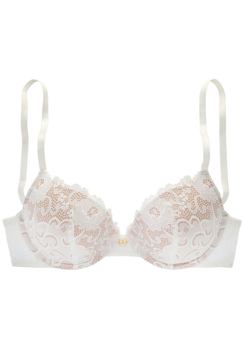 Bild: Push-up-BH von JETTE: Push-up-BH aus Wunderschöne Spitze von JETTE JOOP. Mit integrierten Kissen für ein tolles Dekolleté. Cups sind kontrastfarben unterlegt. Träger und Rückenverschluss sind individuell verstellbar. Sexy Dessous. Spitzen-Dessous. Romantische Dessous. Verspielte Dessous. Aus 90% Polyamid, 10% Elasthan.