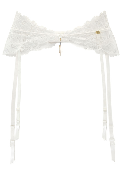 Bild: Strapsgürtel von JETTE: Verführerischer Strapsgürtel mit individuell verstellbaren Strapsen. Rundherum aus edler, floraler Spitze. Extravagantes, abnehmbares Glitzeraccessoire in der vorderen Mitte. Passende Corsage und Bralette-BH aus der gleichen Serie erhältlich. Kreiert von der Designerin Jette Joop. Aus 90% Polyamid, 10% Elasthan.