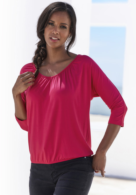 Bild: 3/4-Arm-Shirt von LASCANA: 3/4-Arm-Shirt von Lascana. Rundhalsausschnitt mit Raffungen. Ärmel in 3/4-Länge. Shirtsaum mit Gummizug. Lockere Passform. Weich fließender Jersey mit Viskose.