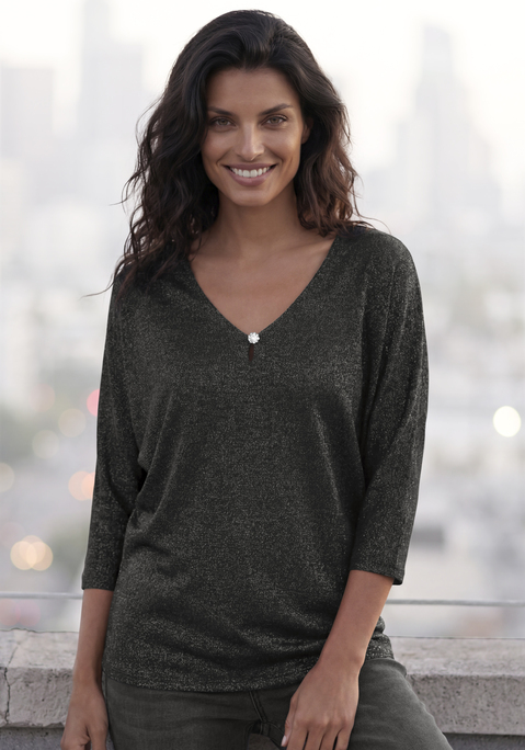 Bild: 3/4-Arm-Shirt von LASCANA: 3/4-Arm-Shirt von Lascana. V-Ausschnitt mit Cut-out und kleinem Knopf mit Schmucksteinbesatz. Ideal für den Alltag und besondere Anlässe. Weiche, strukturierte Qualität mit Viskose.
