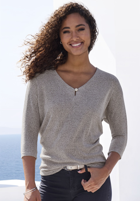 Bild: 3/4-Arm-Shirt von LASCANA: 3/4-Arm-Shirt von Lascana. V-Ausschnitt mit Cut-out und kleinem Knopf mit Schmucksteinbesatz. Ideal für den Alltag und besondere Anlässe. Weiche, strukturierte Qualität mit Viskose.